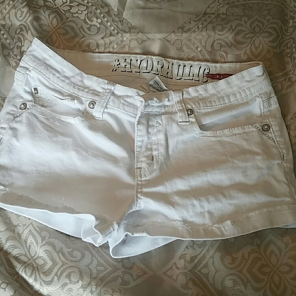 Hydraulic Low Rise white Jean Shorts. Sz 11/12